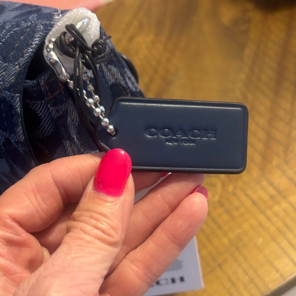 Coach Navy Signature Shoulder Bag - Picture 3 of 11